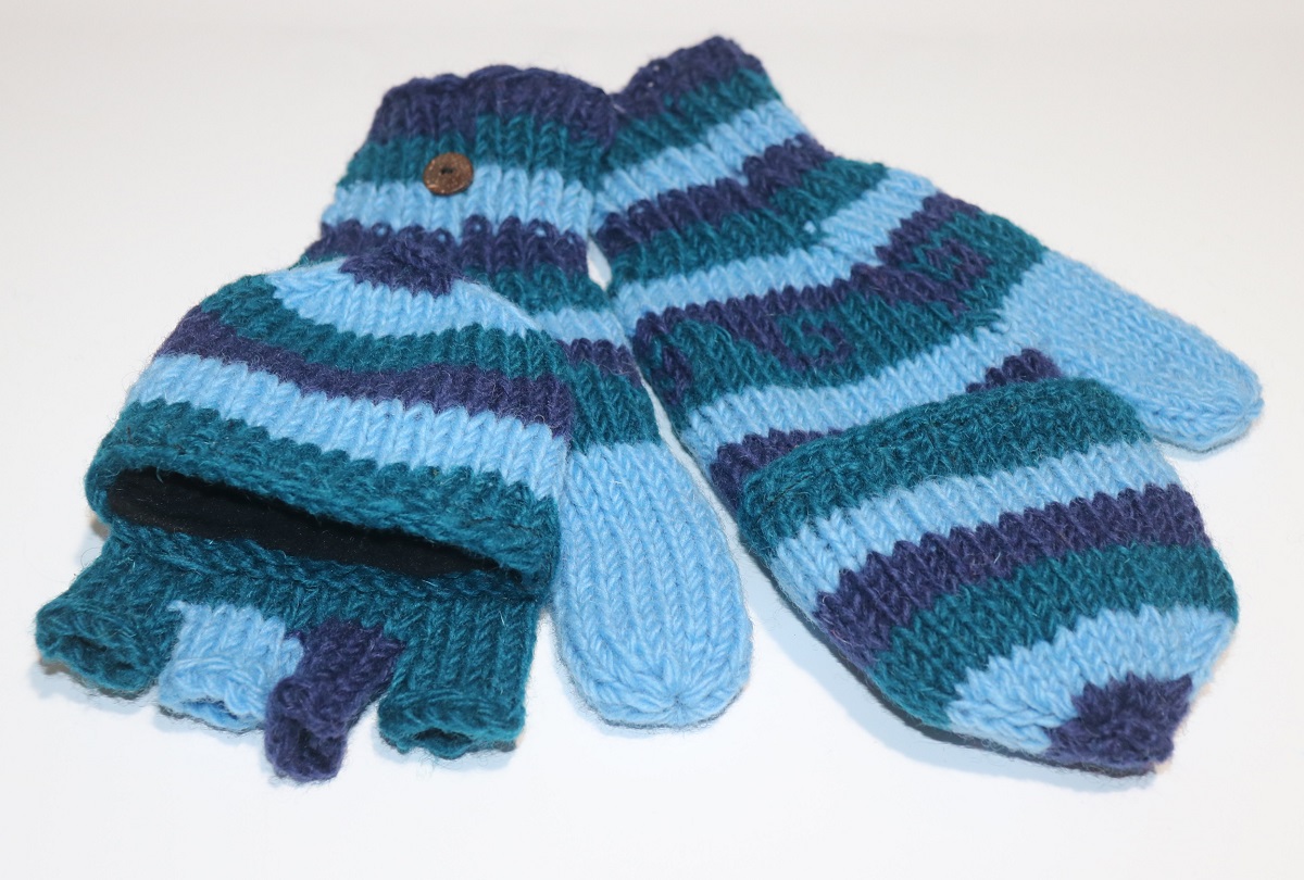 Woolen hat and mitten set
