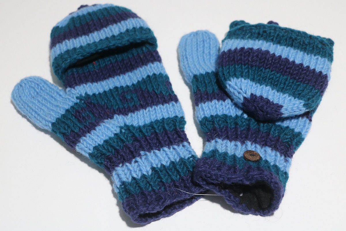 Woolen hat and mitten set